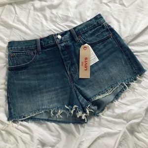 (NWT) Levi’s Wedgie Fit High-Waisted Shorts